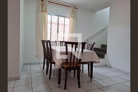 Sala de casa à venda com 4 quartos, 200m² em Jardim Luanda, São Paulo