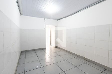 Casa para alugar com 2 quartos, 180m² em Fundos, São Paulo