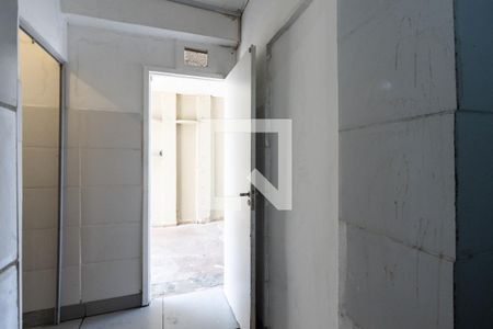 Casa para alugar com 2 quartos, 180m² em Fundos, São Paulo