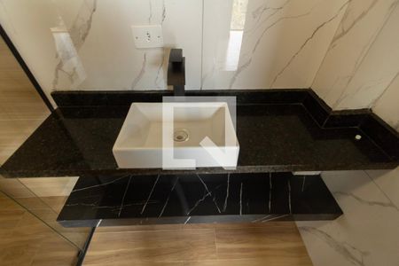 Banheiro Social de kitnet/studio para alugar com 1 quarto, 28m² em Vila Carvalho, Sorocaba