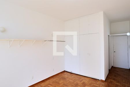 Sala/Quarto de apartamento para alugar com 1 quarto, 40m² em Funcionários, Belo Horizonte
