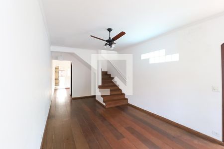 Sala 1 de casa para alugar com 4 quartos, 225m² em Vila Irmaos Arnoni, São Paulo