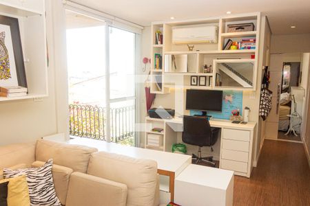 Sala 1 de casa à venda com 6 quartos, 257m² em Vila Sofia, São Paulo