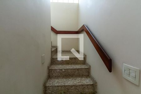 Escada de casa à venda com 3 quartos, 287m² em Vila Caminho do Mar, São Bernardo do Campo