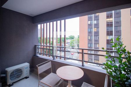 Varanda de kitnet/studio para alugar com 1 quarto, 27m² em Campo Belo, São Paulo