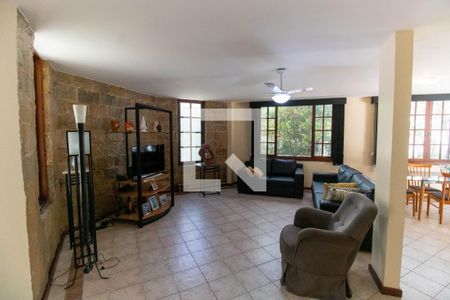 Sala 2 de casa de condomínio à venda com 5 quartos, 350m² em Itacoatiara, Niterói