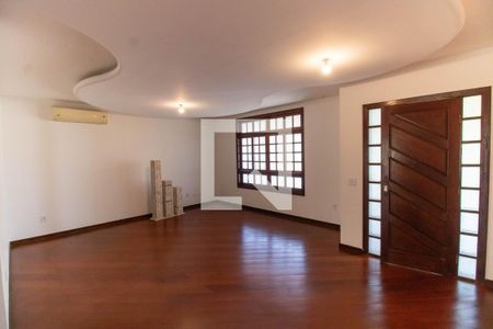 Sala de casa à venda com 5 quartos, 336m² em Camboinhas, Niterói