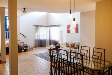 Sala de casa para alugar com 3 quartos, 320m² em Piratininga, Osasco