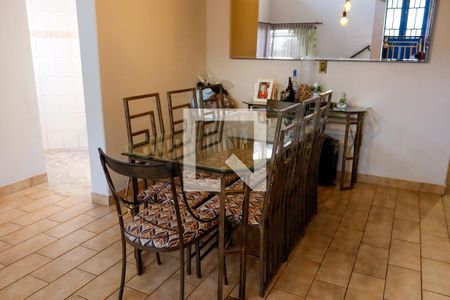 Sala de casa para alugar com 3 quartos, 320m² em Piratininga, Osasco