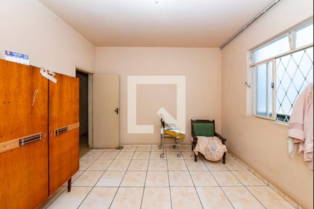 Quarto 2 de casa à venda com 3 quartos, 240m² em Vila Ermelinda, Belo Horizonte