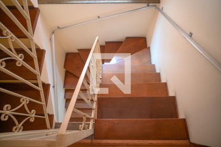 Escada de casa à venda com 3 quartos, 250m² em Vila Vera, São Paulo