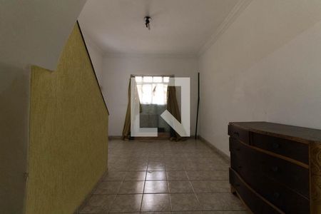 Sala de casa à venda com 4 quartos, 160m² em Parque Fongaro, São Paulo