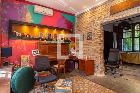 Sala 1 de casa para alugar com 4 quartos, 270m² em Bela Vista, São Paulo