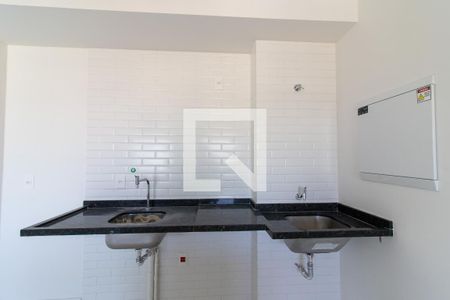 Sala/Cozinha de apartamento à venda com 1 quarto, 46m² em Centro, Campinas