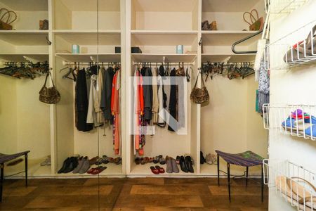 Suíte 1 de casa à venda com 6 quartos, 600m² em Jardim Vitoria Regia, São Paulo