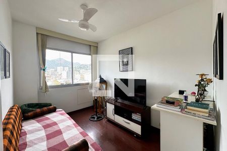 Quarto 1 de apartamento à venda com 4 quartos, 140m² em Laranjeiras, Rio de Janeiro