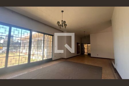 Sala de casa para alugar com 2 quartos, 213m² em Nova Campinas, Campinas
