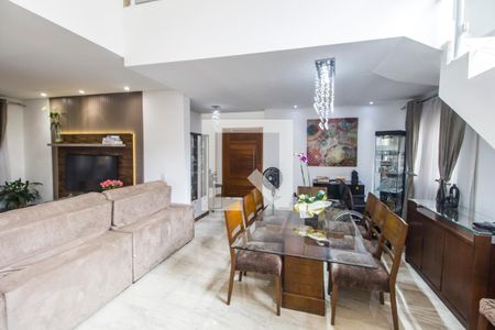 Sala de casa de condomínio à venda com 3 quartos, 224m² em Parque Sinai, Santana de Parnaíba