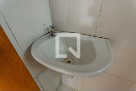 Banheiro de casa para alugar com 1 quarto, 60m² em Vila Boacava, São Paulo