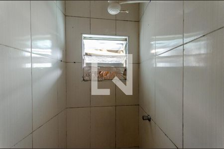 Banheiro de casa para alugar com 1 quarto, 60m² em Vila Boacava, São Paulo