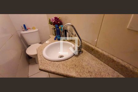 Lavabo de casa para alugar com 5 quartos, 290m² em Bonfim, Osasco