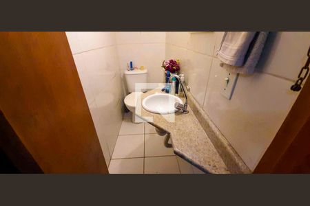 Lavabo de casa para alugar com 5 quartos, 290m² em Bonfim, Osasco