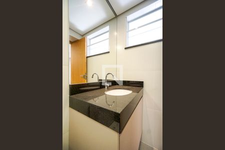 Banheiro de casa de condomínio para alugar com 1 quarto, 35m² em Vila Gomes Cardim, São Paulo