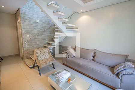 Sala de casa à venda com 3 quartos, 240m² em Vila Sao Tomas, Belo Horizonte