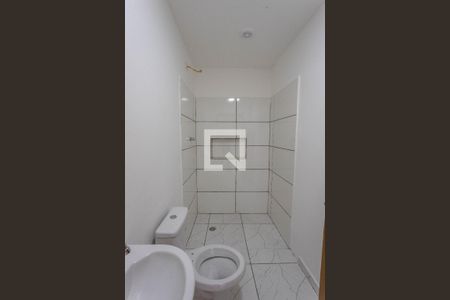 Banheiro de kitnet/studio para alugar com 1 quarto, 22m² em Serraria, Diadema