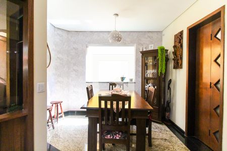 Sala de casa à venda com 3 quartos, 197m² em Vila Jacuí, São Paulo