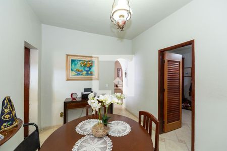 Sala de casa à venda com 3 quartos, 344m² em Barreiro, Belo Horizonte