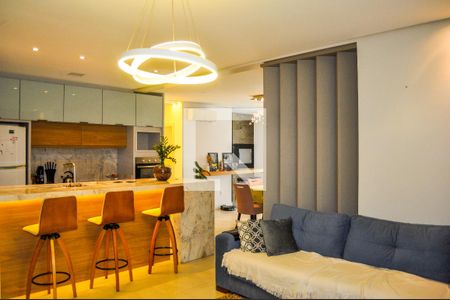 Sala de casa de condomínio à venda com 3 quartos, 168m² em Guarujá, Porto Alegre