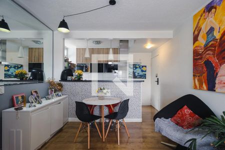 Sala de apartamento à venda com 3 quartos, 56m² em Pirajussara, São Paulo