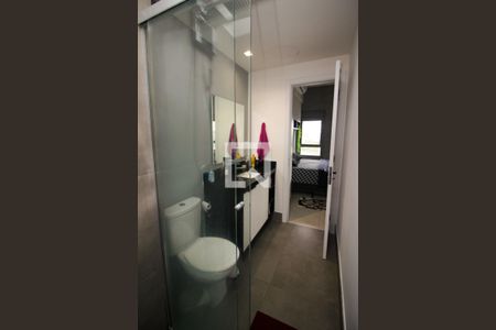 Banheiro de kitnet/studio à venda com 1 quarto, 37m² em Teresópolis, Porto Alegre