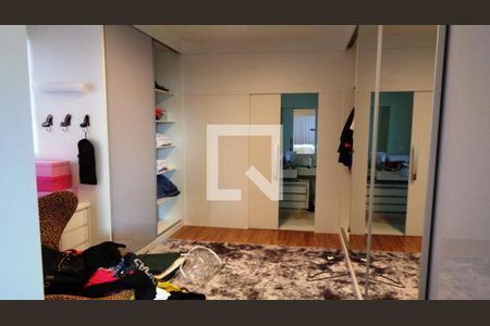 Casa à venda com 3 quartos, 572m² em Alphaville, Nova Lima