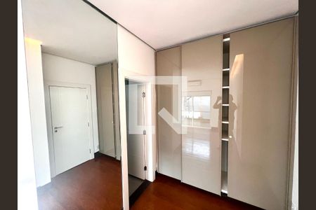 Suíte 1 de casa para alugar com 5 quartos, 1600m² em Jardim Karaíba, Uberlândia