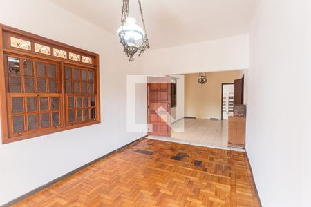 Sala de casa à venda com 6 quartos, 300m² em Santo Antônio, Belo Horizonte