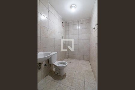 Banheiro de casa para alugar com 2 quartos, 50m² em Jardim das Vertentes, São Paulo