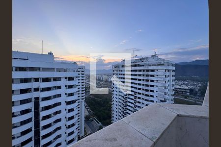 Varanda de apartamento para alugar com 3 quartos, 180m² em Barra da Tijuca, Rio de Janeiro