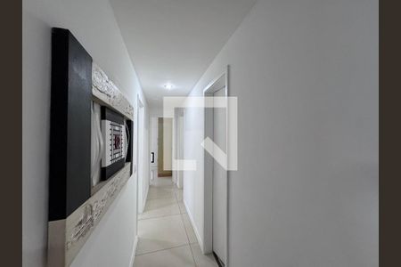 Corredor de apartamento para alugar com 3 quartos, 180m² em Barra da Tijuca, Rio de Janeiro