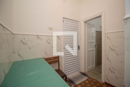 Corredor de casa à venda com 2 quartos, 250m² em Vila Fiat Lux, São Paulo