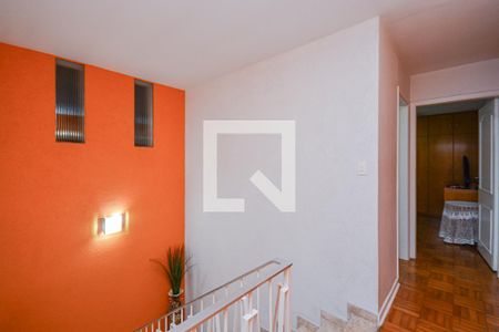 Escada de casa à venda com 3 quartos, 172m² em Jardim Umuarama, São Paulo