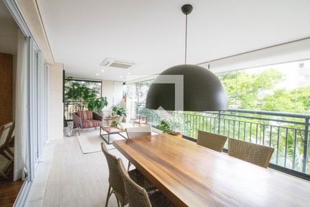 Varanda de apartamento à venda com 4 quartos, 208m² em Alto da Boa Vista, São Paulo