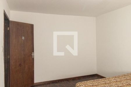 Quarto 1 de casa para alugar com 2 quartos, 50m² em Uberaba, Curitiba