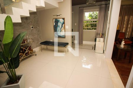 Hall de entrada de casa para alugar com 3 quartos, 358m² em Ipanema, Porto Alegre