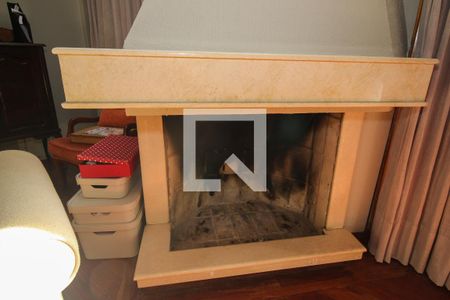 Detalhe Sala 1 - Lareira de casa para alugar com 3 quartos, 358m² em Ipanema, Porto Alegre