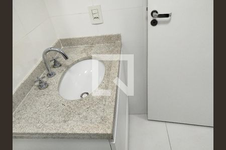 Banheiro Social de kitnet/studio para alugar com 1 quarto, 25m² em Cidade Mãe do Céu, São Paulo