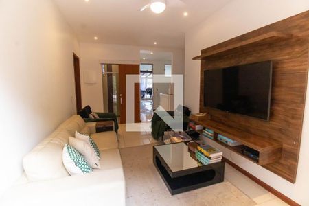 Sala de casa para alugar com 4 quartos, 800m² em Serra Grande, Niterói