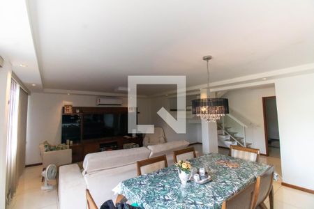 Sala de casa para alugar com 4 quartos, 800m² em Serra Grande, Niterói