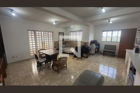 Sala de casa para alugar com 4 quartos, 350m² em Novo Eldorado, Contagem